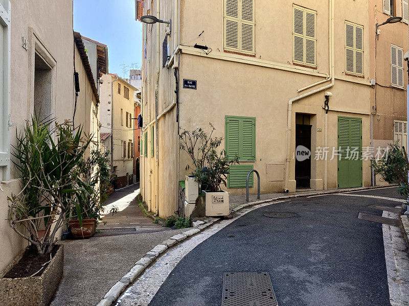 法国- Côte d 'Azur - Antibes -老城区的小街